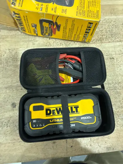 DEWALT 2500 Peak Amp Lithium… — Photo 4
