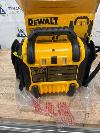 DEWALT 2000-Peak Amp Portable Jump… — Photo 4