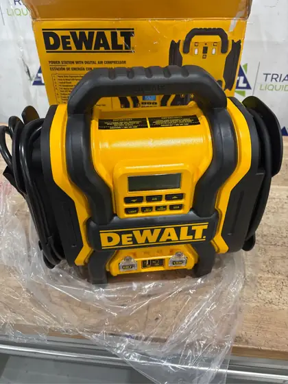 DEWALT 2000-Peak Amp Portable Jump… — Photo 5