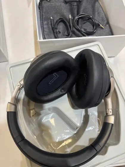 Heyday Active Noise Cancelling Over-Ear… — Photo 4
