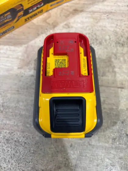 FLEXVOLT 20-Volt/60-Volt MAX Lithium-Ion 12.0Ah… — Photo 4