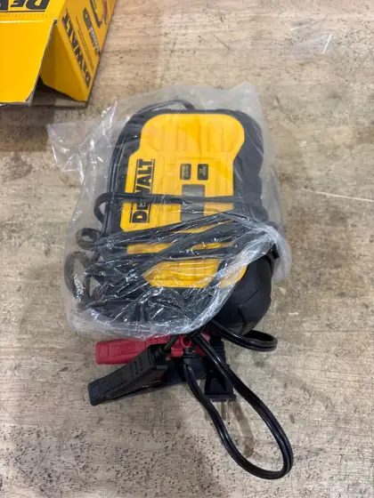DEWALT Professional 10 Amp Battery… — Photo 3