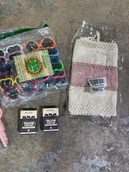 Amazon lot — Photo 4