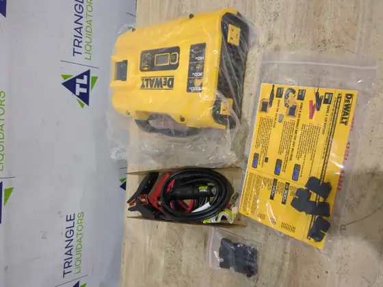 DEWALT 3-Way 1000-Watt Power Inverter… — Photo 5
