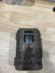 Muddy cell trail camera — Photo 2