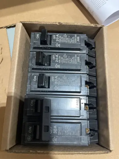 200 Amp 20-Space 40-Circuit Main… — Photo 5