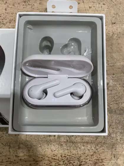 True Bluetooth Wireless Earbuds -… — Photo 4