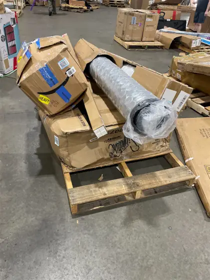 Amazon miscellaneous — Photo 1