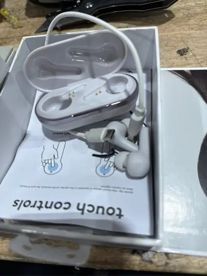 True Bluetooth Wireless Earbuds -… — Photo 4