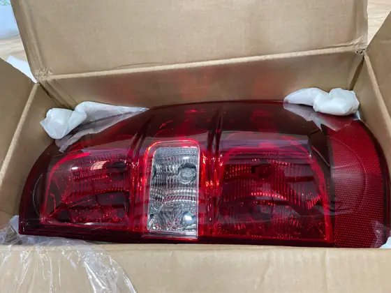 Right Tail Light Assembly Compatible… — Photo 4