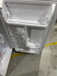 19.3 in. 4.4 cu. ft.… — Photo 5