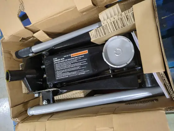 3-Ton Floor Garage Car Jack — Photo 4