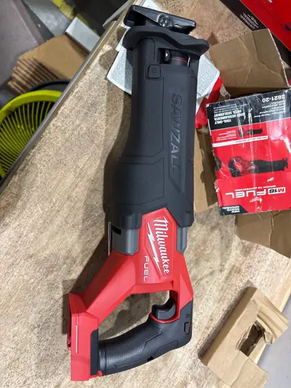 Milwaukee M18 FUEL Sawzall Cordless… — Photo 4