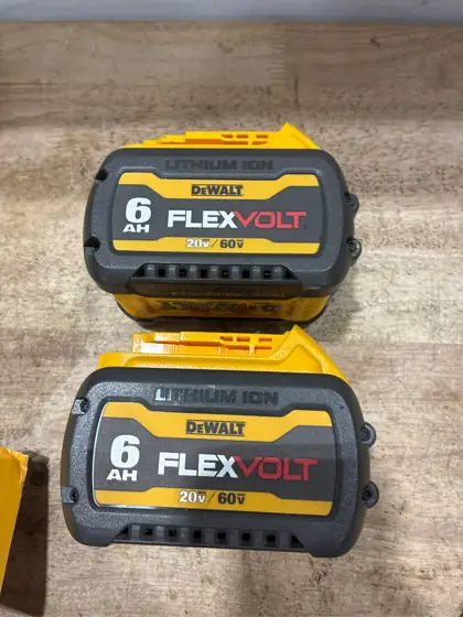 FLEXVOLT 20V/60V MAX Lithium-Ion 6.0Ah… — Photo 4