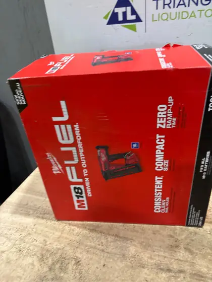 Milwaukee M18 FUEL 16 Ga.… — Photo 3