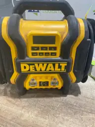 DEWALT DXAEPS14 2000 Peak Amp… — Photo 4