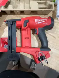 Milwaukee M18 FUEL 18 Ga.… — Photo 4
