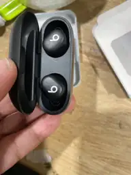 Beats Solo Buds - Wireless… — Photo 4