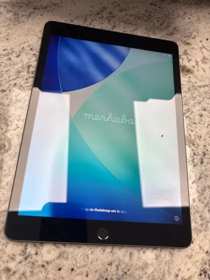 iPad 10.2-inch, 64GB, Wi-Fi (9th… — Photo 2