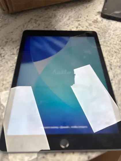 iPad 10.2-inch, 64GB, Wi-Fi (9th… — Photo 2