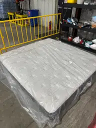 Beautyrest Silver BRS900 Medium Firm,… — Photo 2