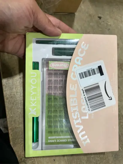 KEYYOU Venus Lash Clusters Kit,… — Photo 3