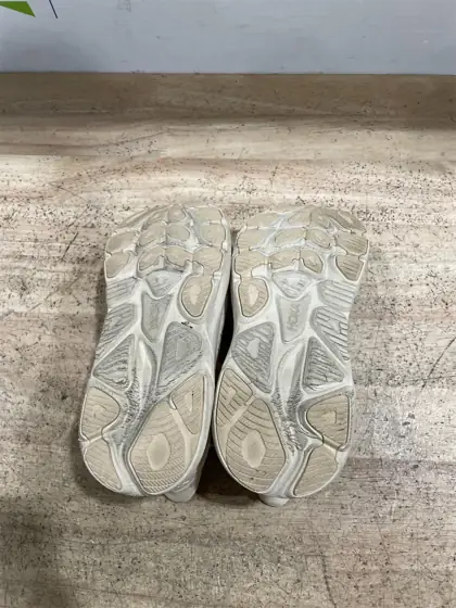 Women's HOKA Clifton 10 Vanilla/Birch — Photo 4
