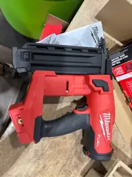 Milwaukee M18 FUEL 18 Ga.… — Photo 4