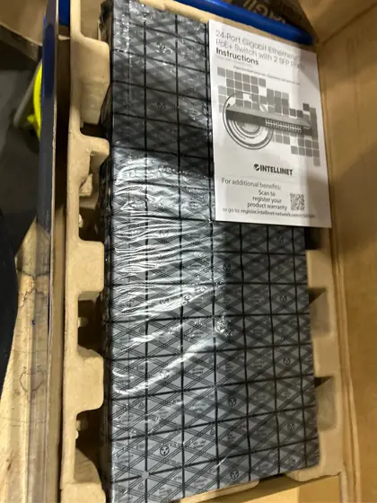 Intellinet 24-Port Gigabit PoE+ Switch… — Photo 3