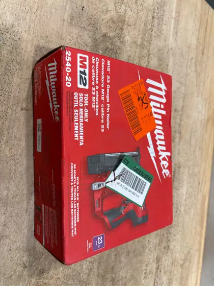 Milwaukee M12 23 Ga. Finishing… — Photo 3
