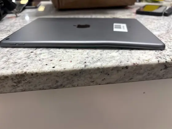 iPad 10.2-inch, 64GB, Wi-Fi (9th… — Photo 6