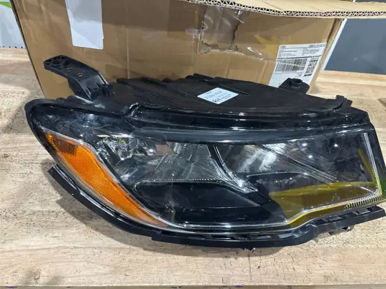 Honda headlight — Photo 1