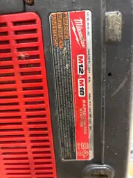 Milwaukee M18/M12 18/12 V 6-Port… — Photo 6