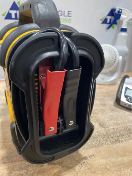 DEWALT Portable Power 2000 Peak… — Photo 4