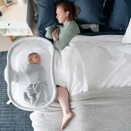 HALO BassiNest Swivel Sleeper 3.0… — Photo 1