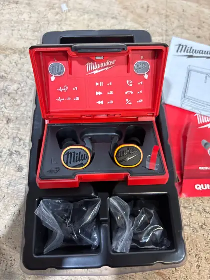 Milwaukee Redlithium Bluetooth Ear Plugs/Ear… — Photo 4