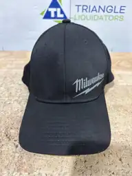 Small/Medium Black Fitted Hat — Photo 3