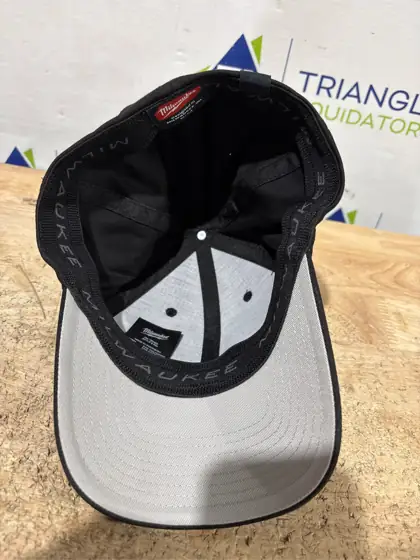 Small/Medium Black Fitted Hat — Photo 4