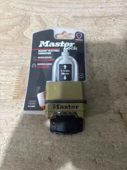 Master Lock Magnum 2 in.… — Photo 3