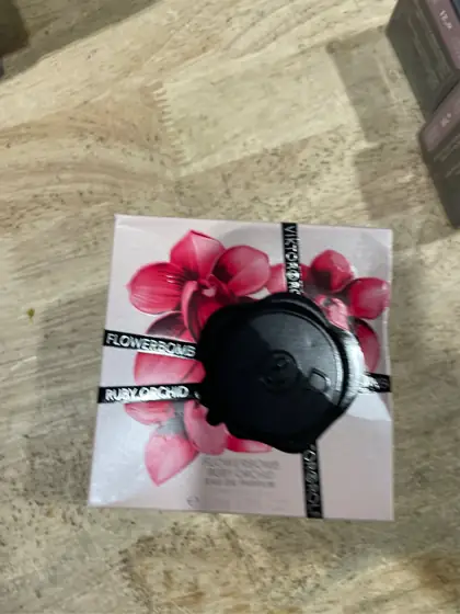 Viktor and Rolf Flowerbomb Ruby… — Photo 3