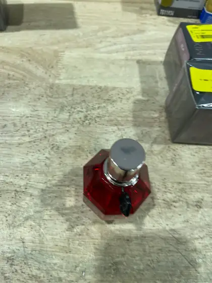 Viktor and Rolf Flowerbomb Ruby… — Photo 4