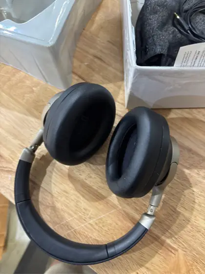 Heyday Active Noise Cancelling Over-Ear… — Photo 4