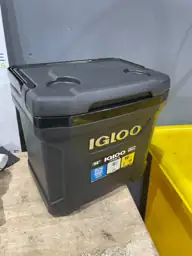 Igloos Cooler: Hard-Sided Ice Chest,… — Photo 3