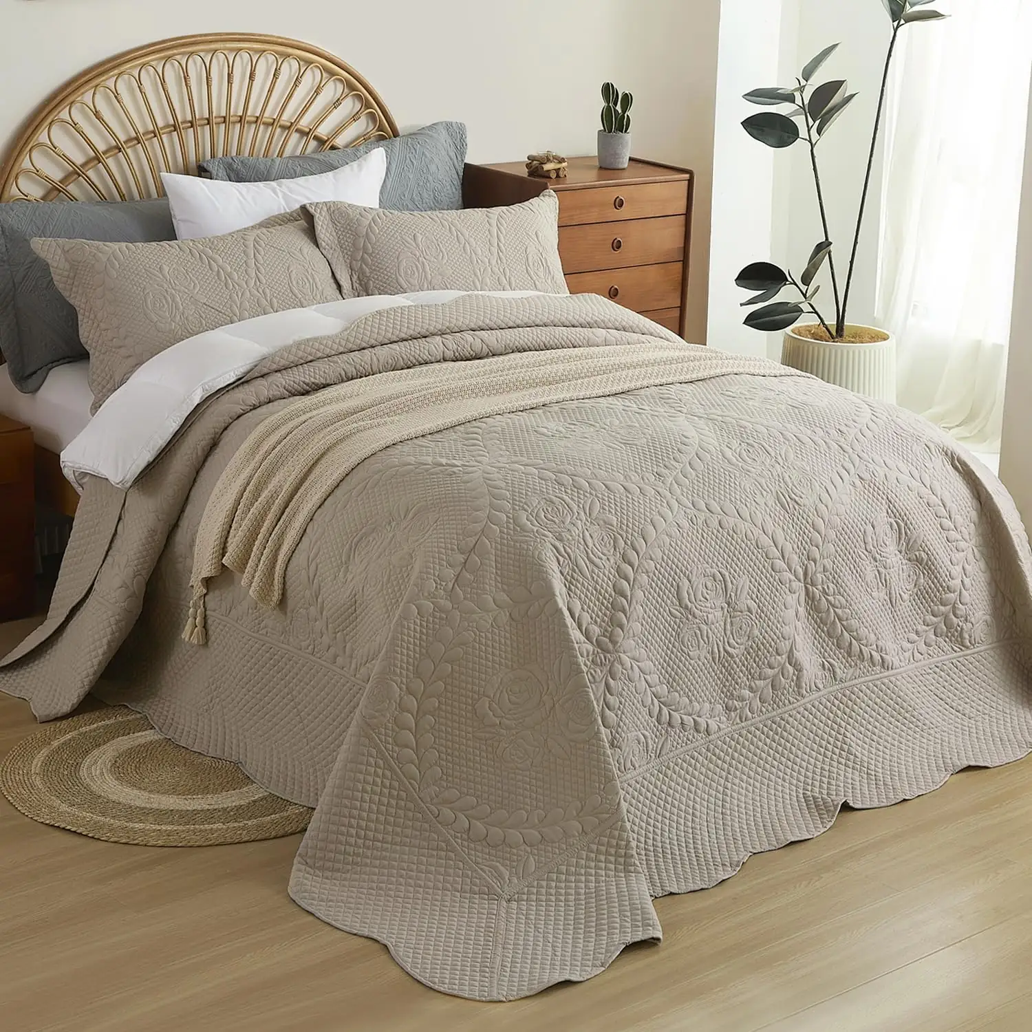 EVENHUG Oversized California King Quilt… — Photo 1