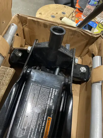 3-Ton Floor Garage Car Jack — Photo 5