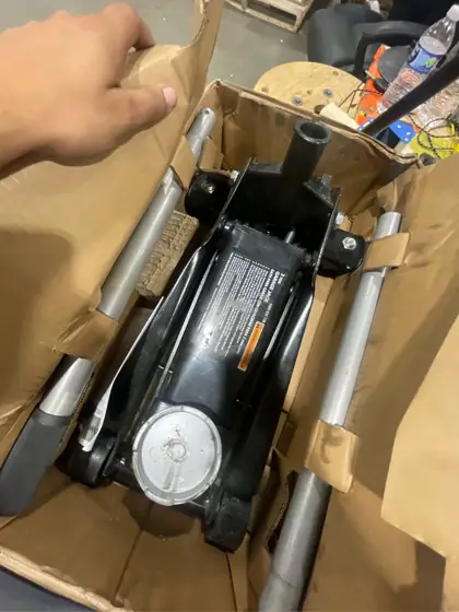 3-Ton Floor Garage Car Jack — Photo 6