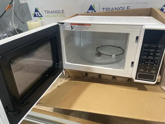Mainstays 0.7 Cubic Foot Microwave… — Photo 4