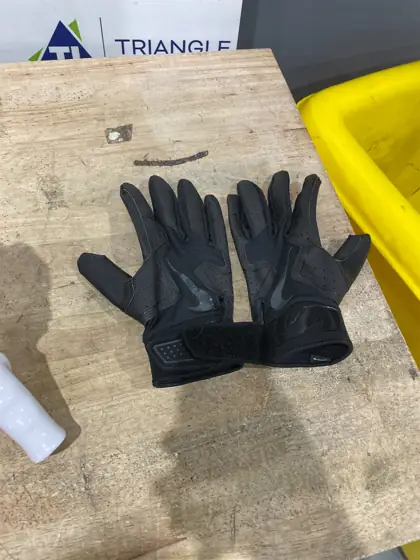 Nike Alpha 2.0 Battle Gloves — Photo 2