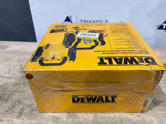 DEWALT Portable Power 2000 Peak… — Photo 7