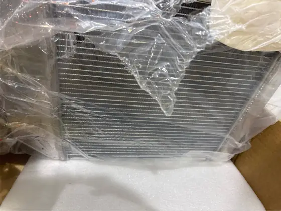 3-CORE RADIATOR COMPATIBLE WITH AGCO/ALLIS… — Photo 4